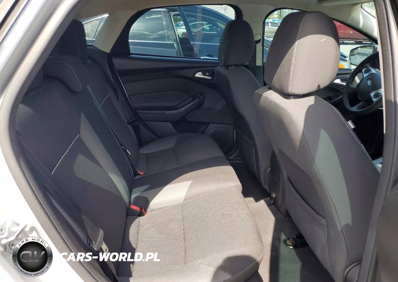 2014 Ford Focus Se VIN:1FADP3K24EL265125 - 10
