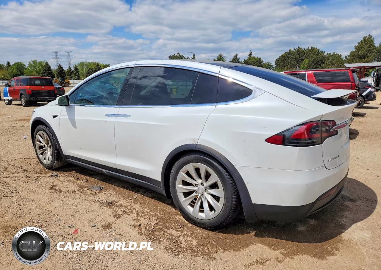 2018 Tesla Model X VIN:5YJXCDE23JF112060 - 2