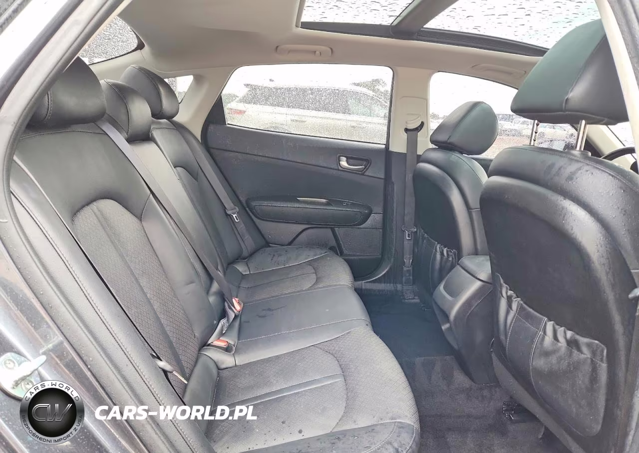 2020 Kia Optima Special Edition VIN:5XXGT4L3XLG435615 - 10