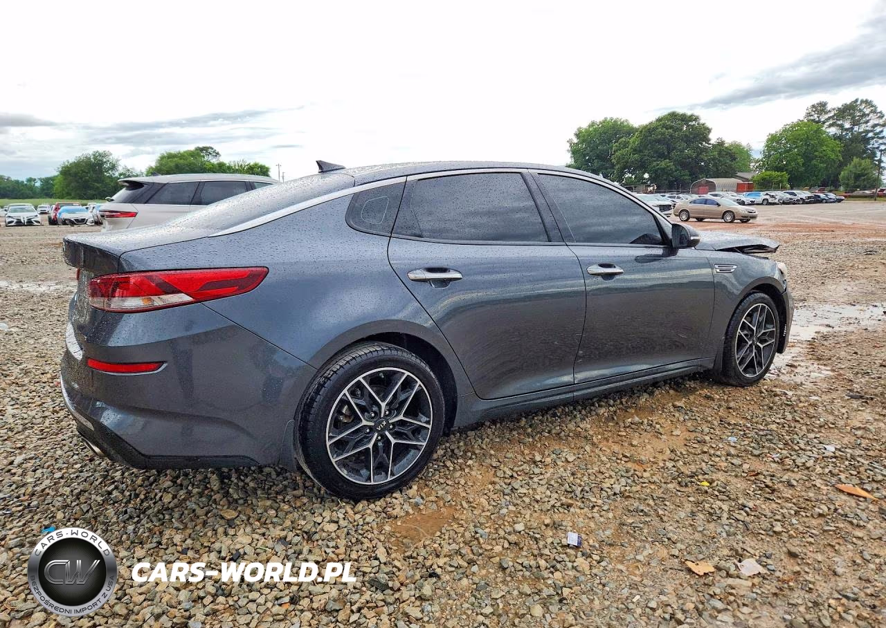 2020 Kia Optima Special Edition VIN:5XXGT4L3XLG435615 - 3