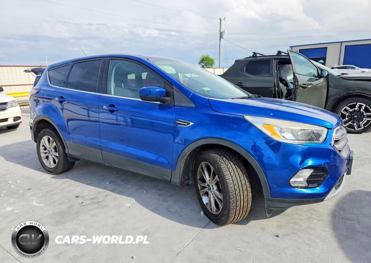 2017 Ford Escape Se VIN:1FMCU0GDXHUE23243 - 4