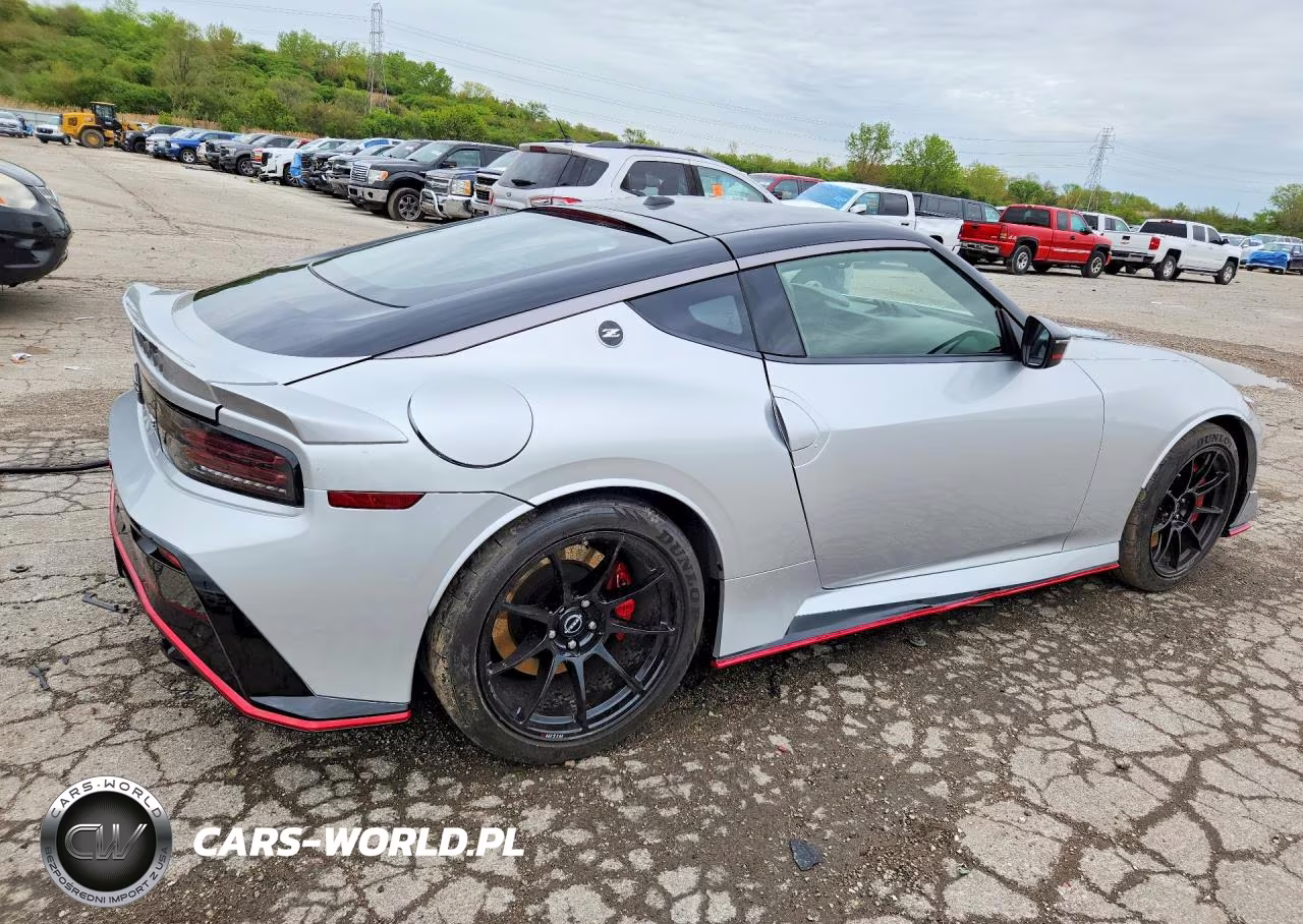 2024 Nissan Z Nismo VIN:JN1BZ4CHXRM360246 - 3