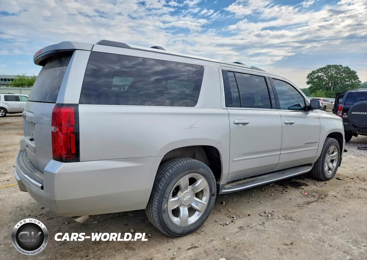 2017 Chevrolet Suburban K1500 Premier VIN:1GNSKJKC7HR255100 - 3