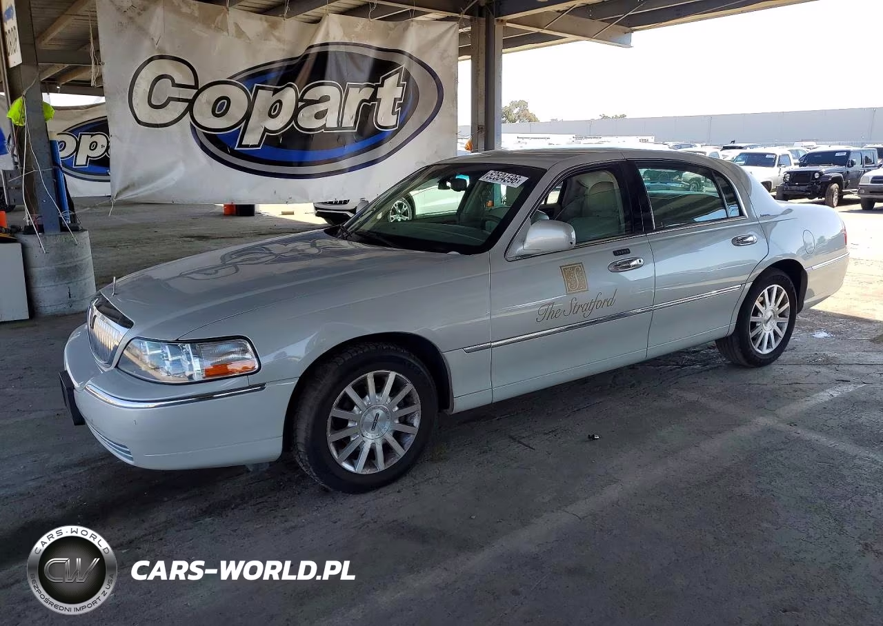 2007 Lincoln Town Car Signature