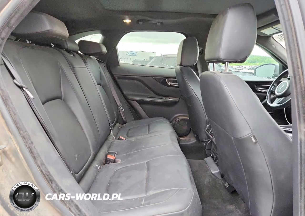 2019 Jaguar F-Pace Premium VIN:SADCJ2FX1KA356100 - 11