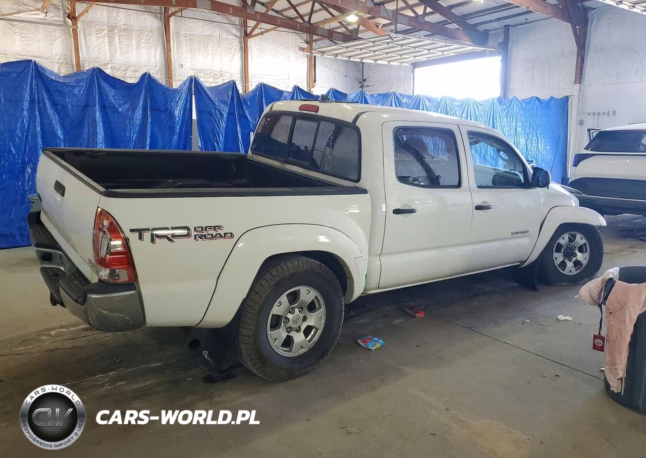 2015 Toyota Tacoma V6 VIN:5TFLU4EN9FX143283 - 3