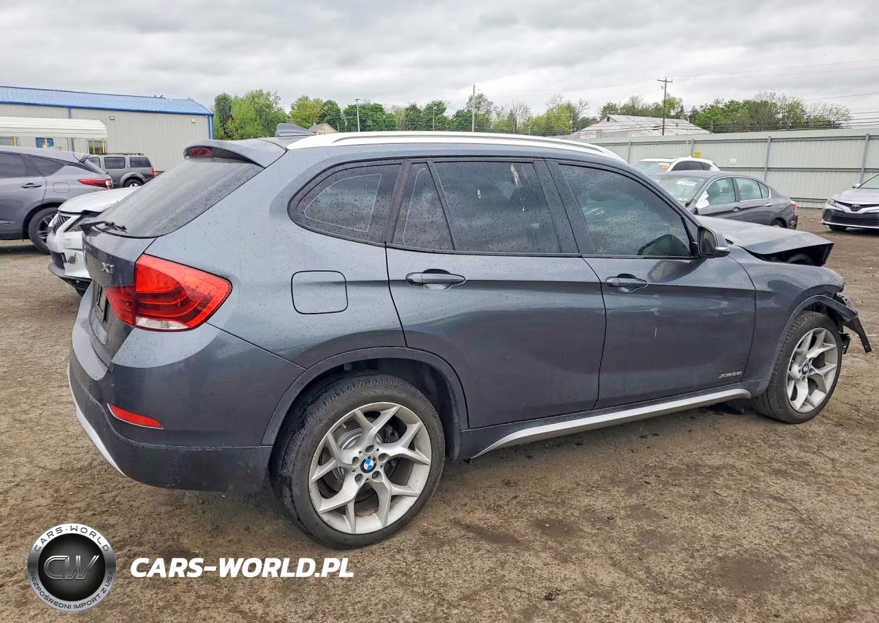 2015 BMW X1 xDrive28I VIN:WBAVL1C5XFVY36885 - 3