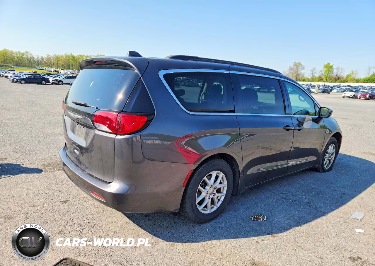 2020 Chrysler Voyager Lxi VIN:2C4RC1DG1LR164458 - 3