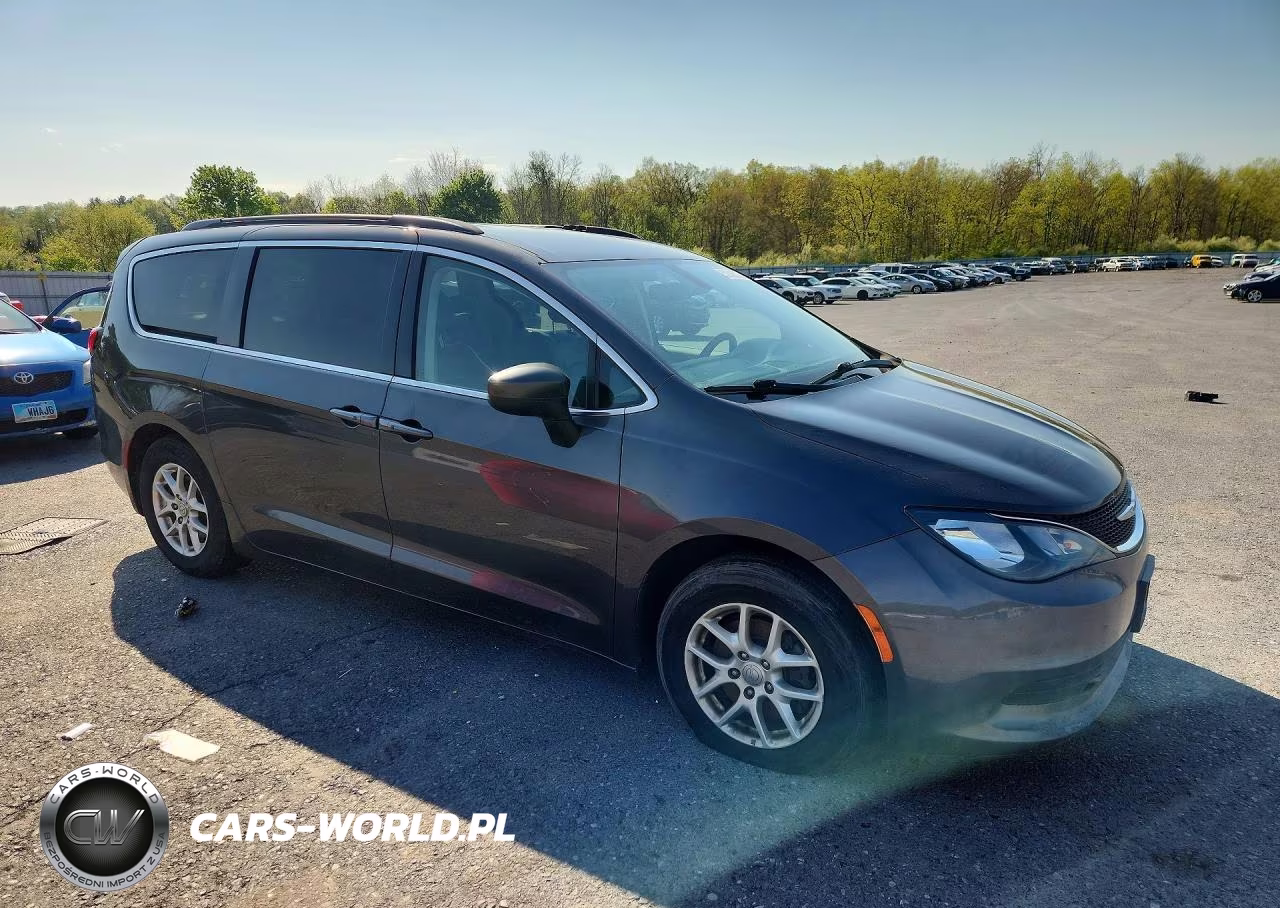 2020 Chrysler Voyager Lxi VIN:2C4RC1DG1LR164458 - 4