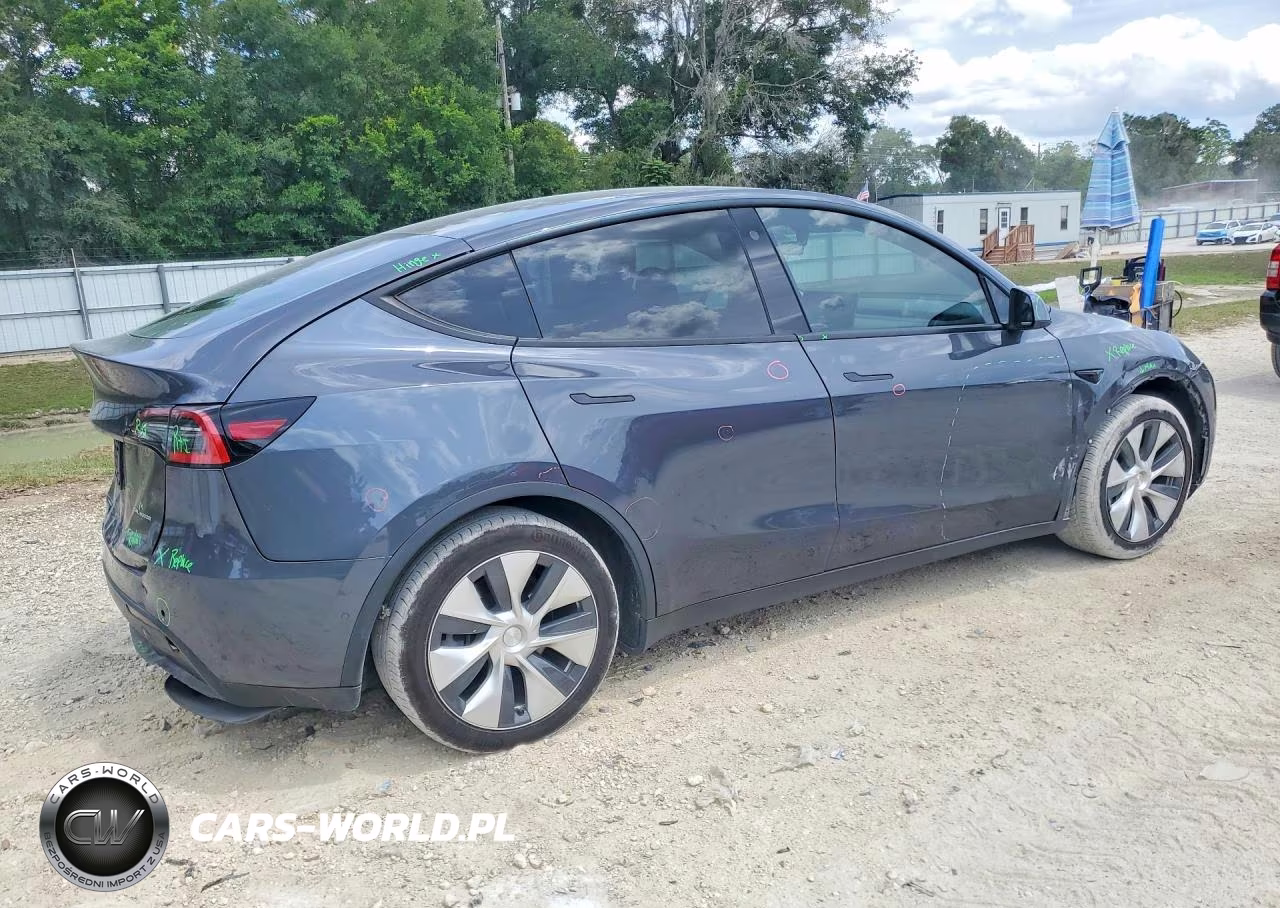 2021 Tesla Model Y VIN:5YJYGDEE8MF086756 - 3