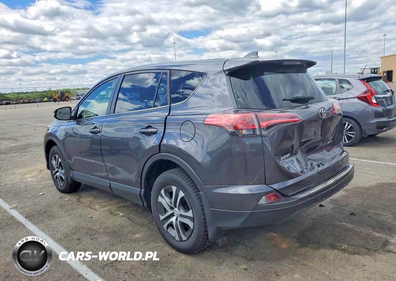 2018 Toyota Rav4 Le VIN:JTMBFREV2JJ211017 - 2