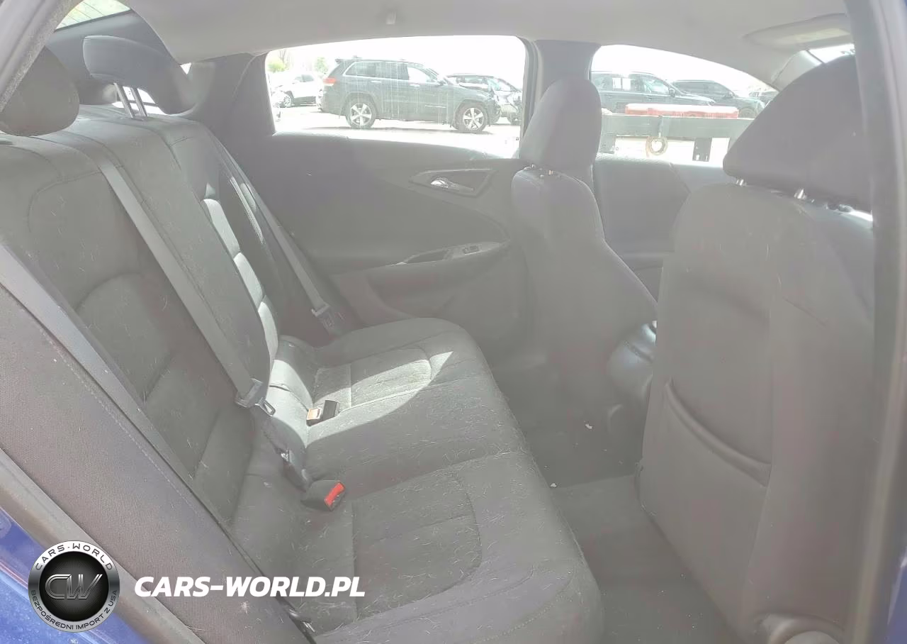 2023 Chevrolet Malibu Rs VIN:1G1ZG5ST3PF135349 - 10