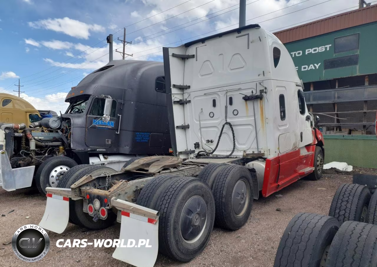 2019 Freightliner New Cascadia 126 VIN:3AKJHHDR1KSJZ8817 - 4