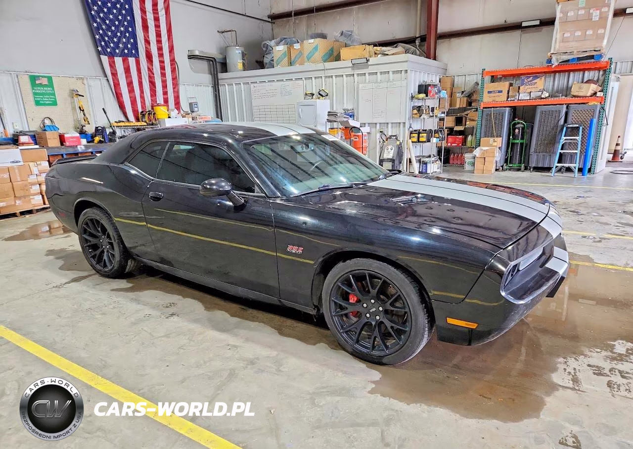 2011 Dodge Challenger Srt-8 VIN:2B3CJ7DJ4BH540845 - 4