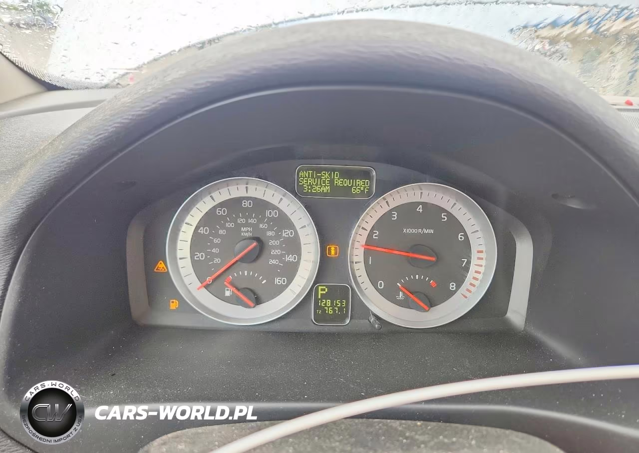 2012 Volvo C70 T5 VIN:YV1672MC1CJ125698 - 9