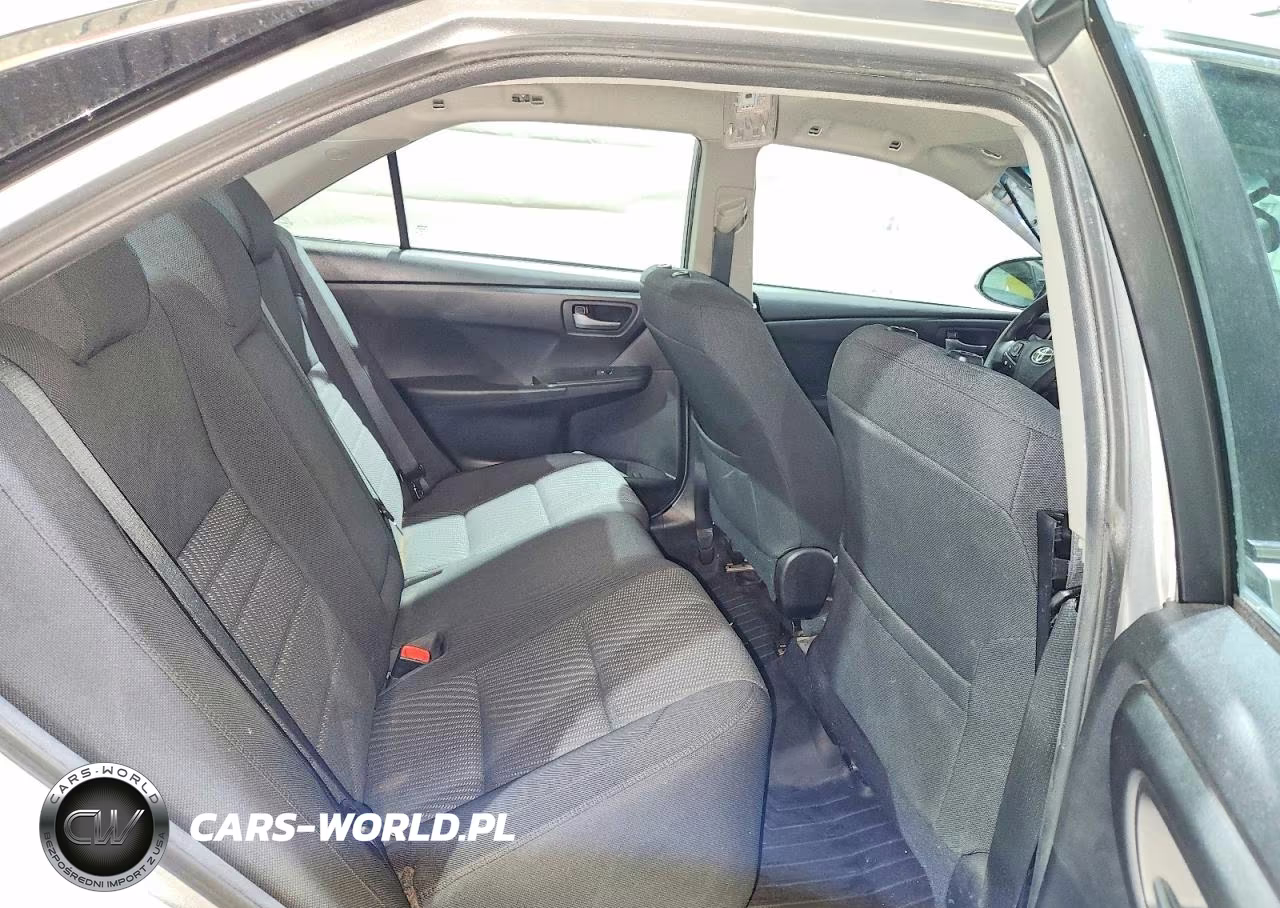 2016 Toyota Camry Le VIN:4T4BF1FK5GR559506 - 10