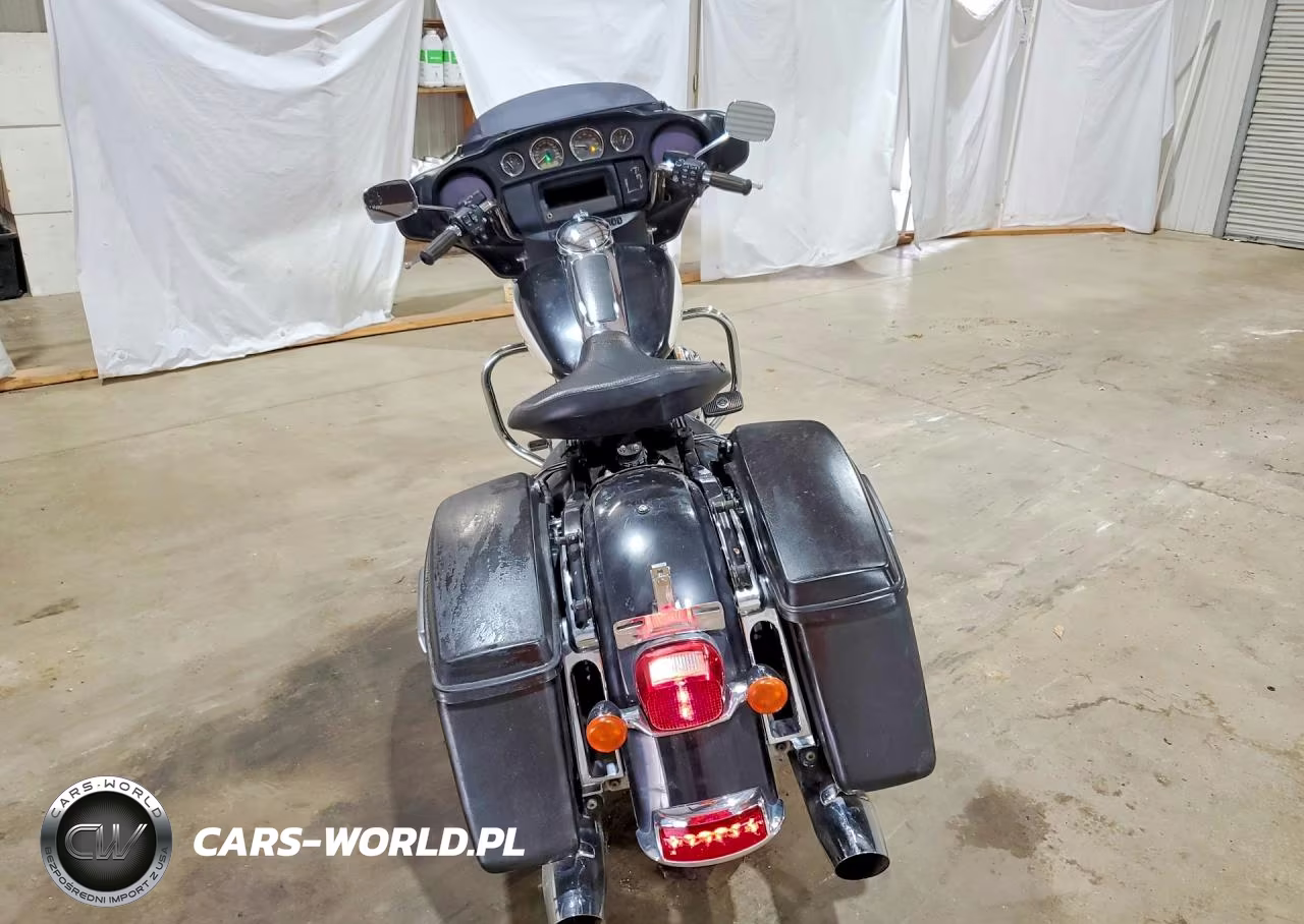 2015 Harley-Davidson Flhtp Police Electra Glide VIN:1HD1FMM1XFB687772 - 4