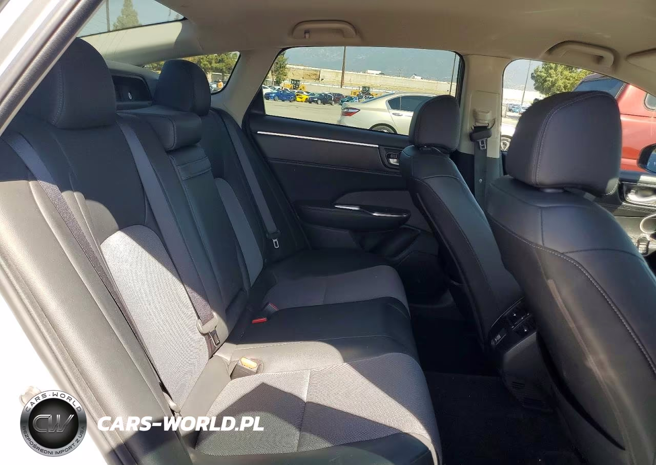 2018 Honda Clarity VIN:JHMZC5F14JC023940 - 10