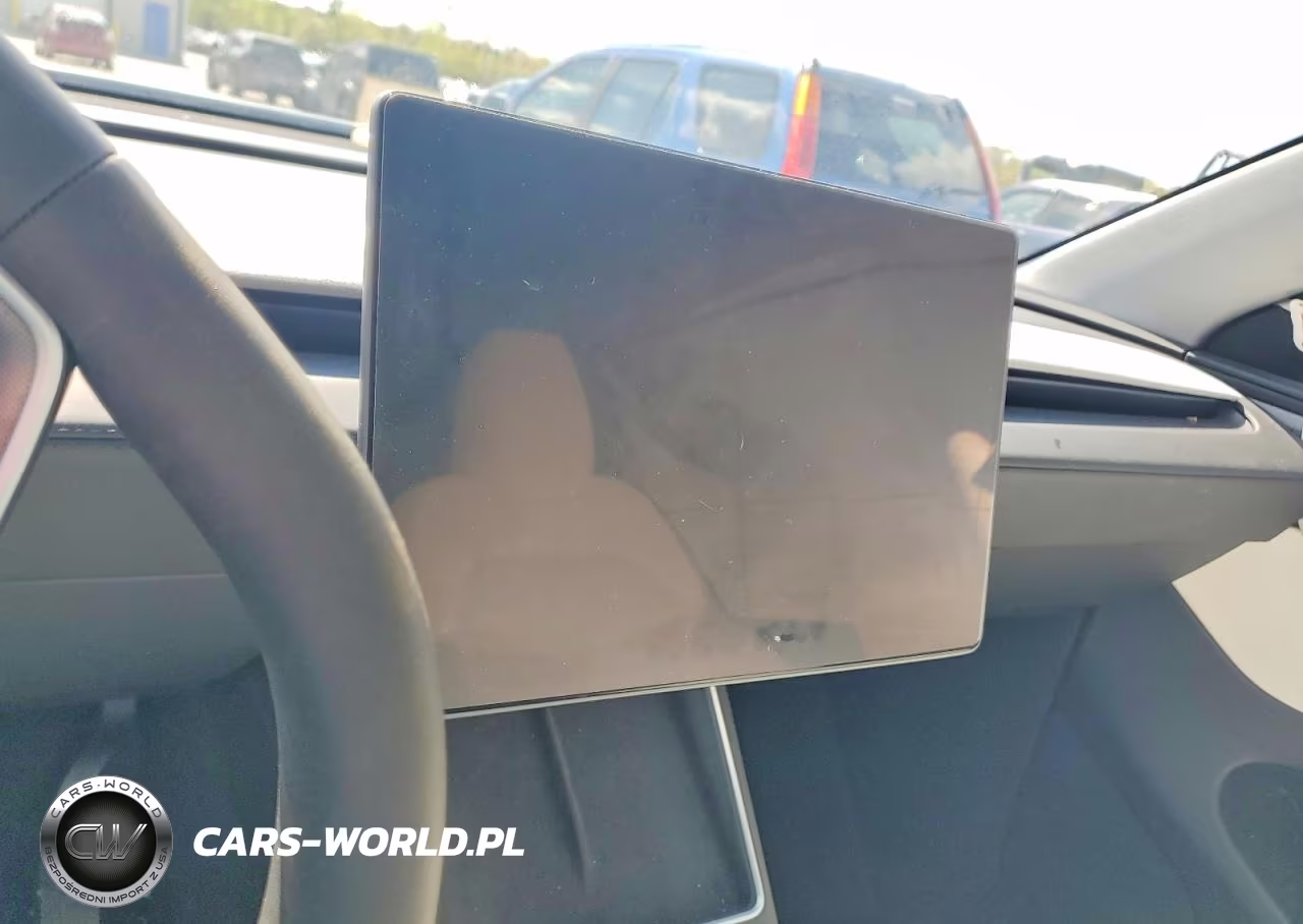 2026 Tesla Model Y VIN:7SAYGDED6TA583763 - 9