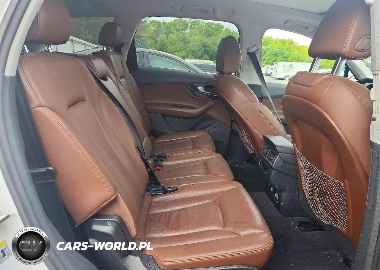 2019 Audi Q7 Premium Plus VIN:WA1LAAF70KD020923 - 10