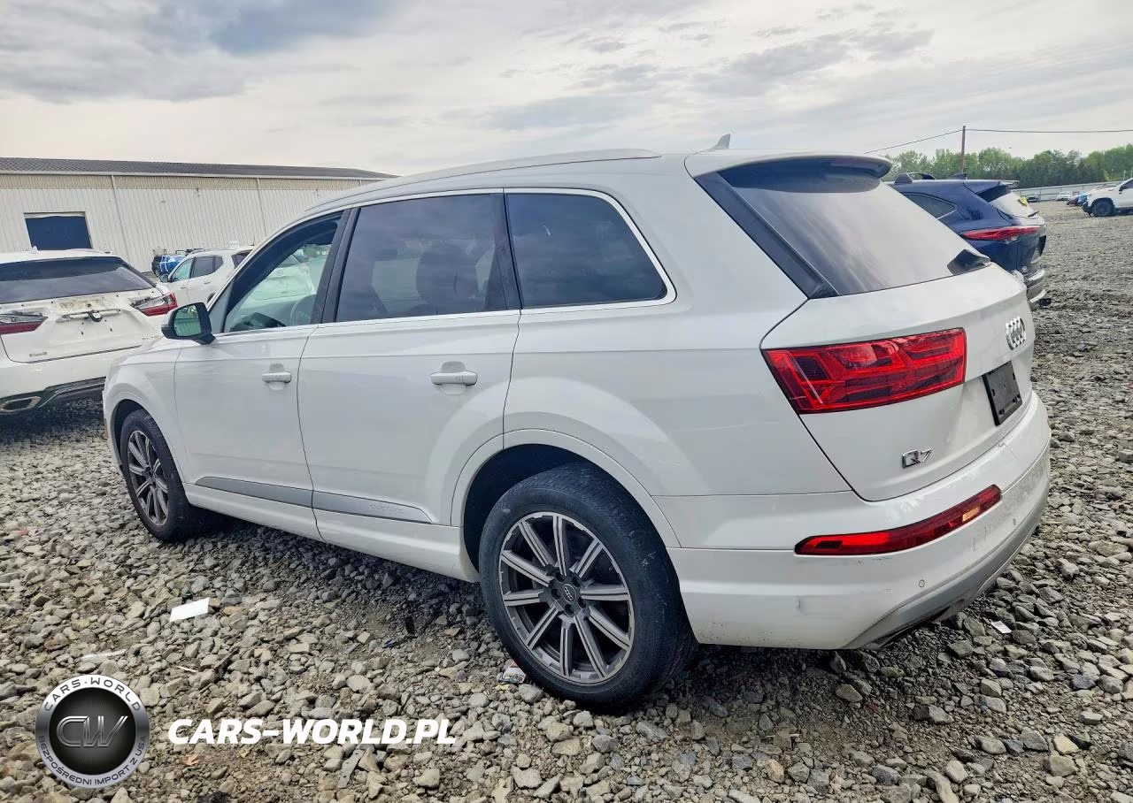 2019 Audi Q7 Premium Plus VIN:WA1LAAF70KD020923 - 2