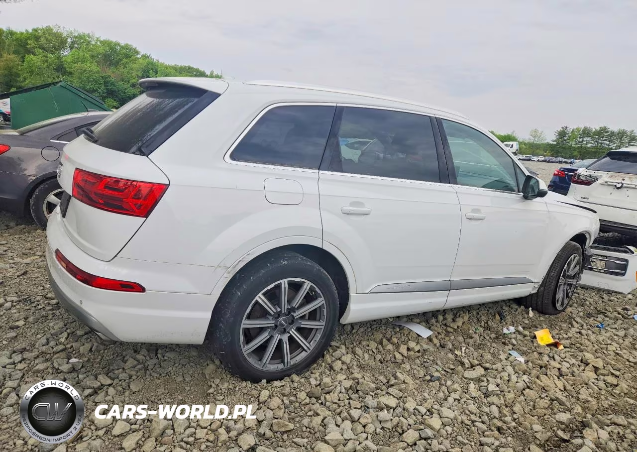 2019 Audi Q7 Premium Plus VIN:WA1LAAF70KD020923 - 3