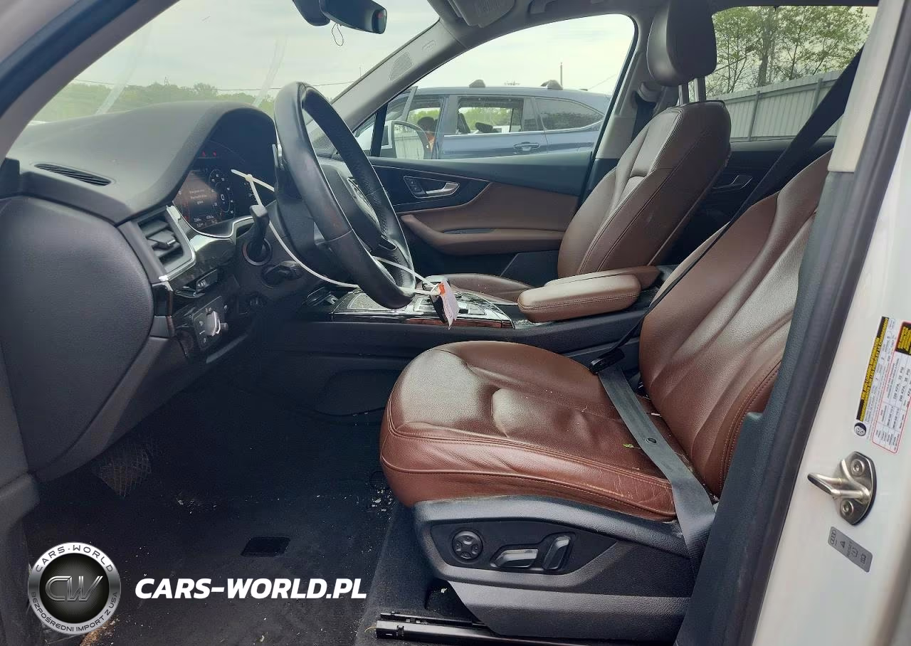 2019 Audi Q7 Premium Plus VIN:WA1LAAF70KD020923 - 7