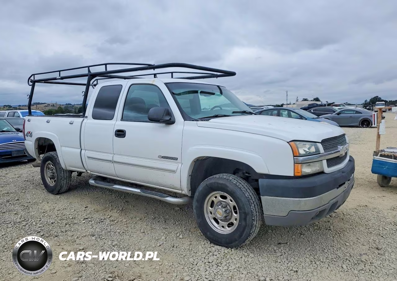 2003 Chevrolet Silverado K2500 Heavy Duty VIN:1GCHK29U73E238014 - 4