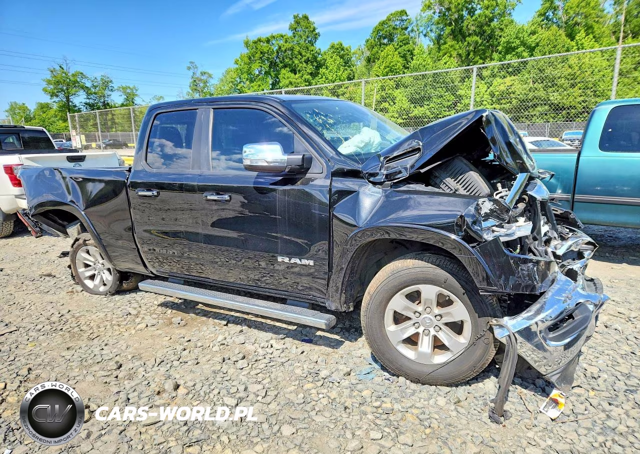 2020 Ram 1500 Laramie VIN:1C6SRFDT4LN295947 - 4