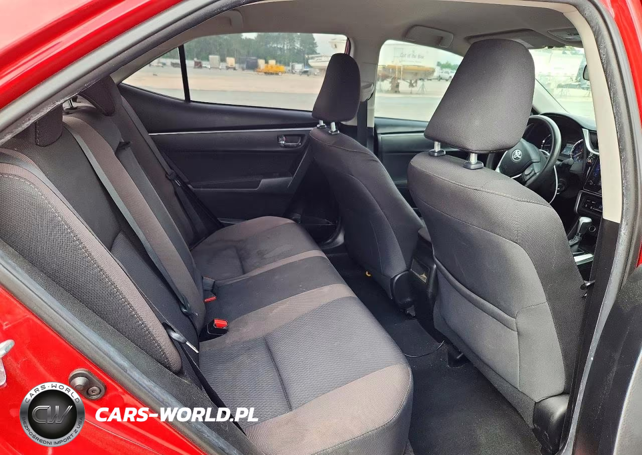 2018 Toyota Corolla Le VIN:5YFBURHE5JP758098 - 10