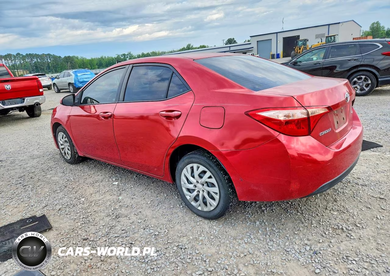 2018 Toyota Corolla Le VIN:5YFBURHE5JP758098 - 2