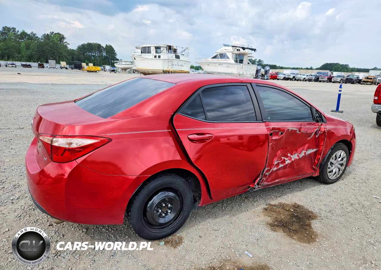 2018 Toyota Corolla Le VIN:5YFBURHE5JP758098 - 3