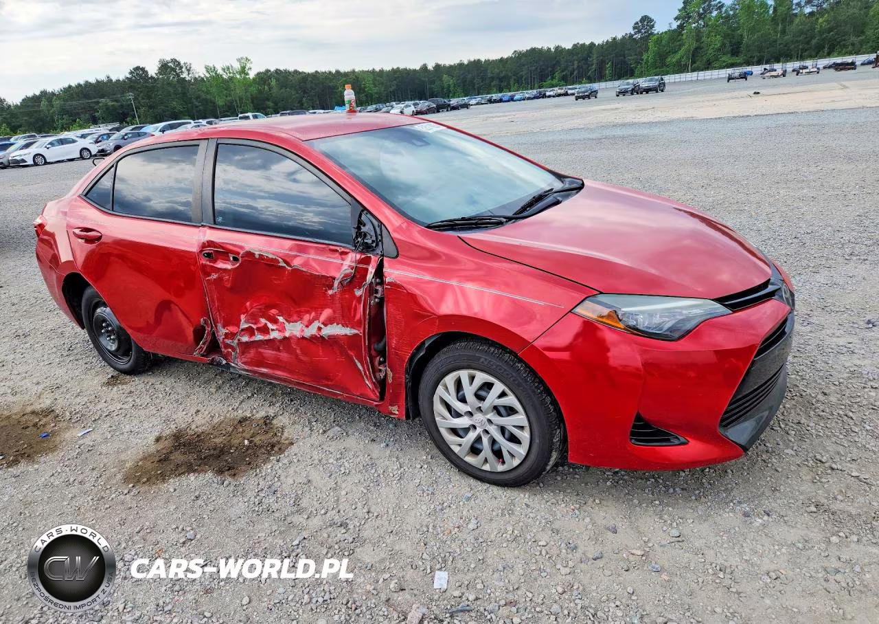 2018 Toyota Corolla Le VIN:5YFBURHE5JP758098 - 4