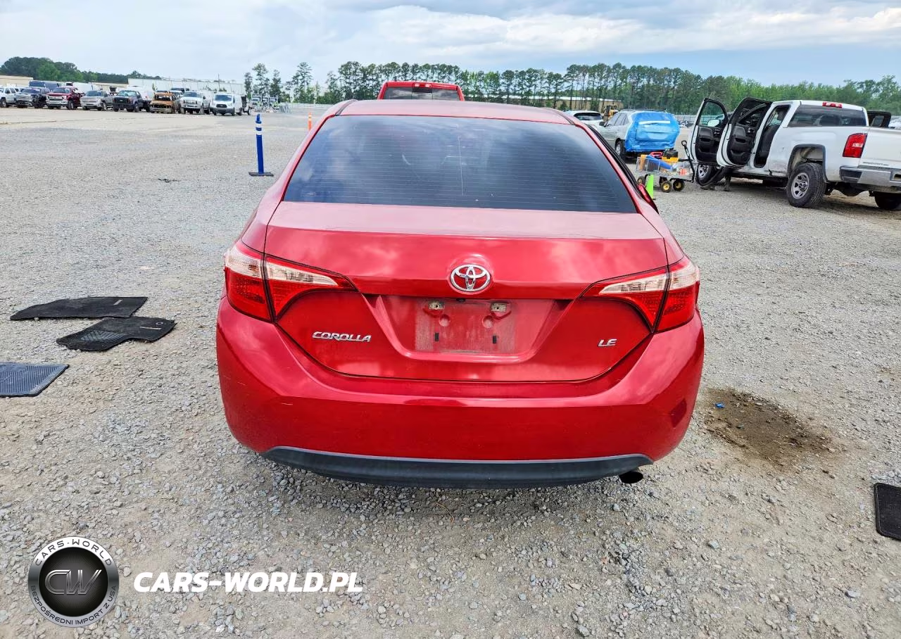 2018 Toyota Corolla Le VIN:5YFBURHE5JP758098 - 6