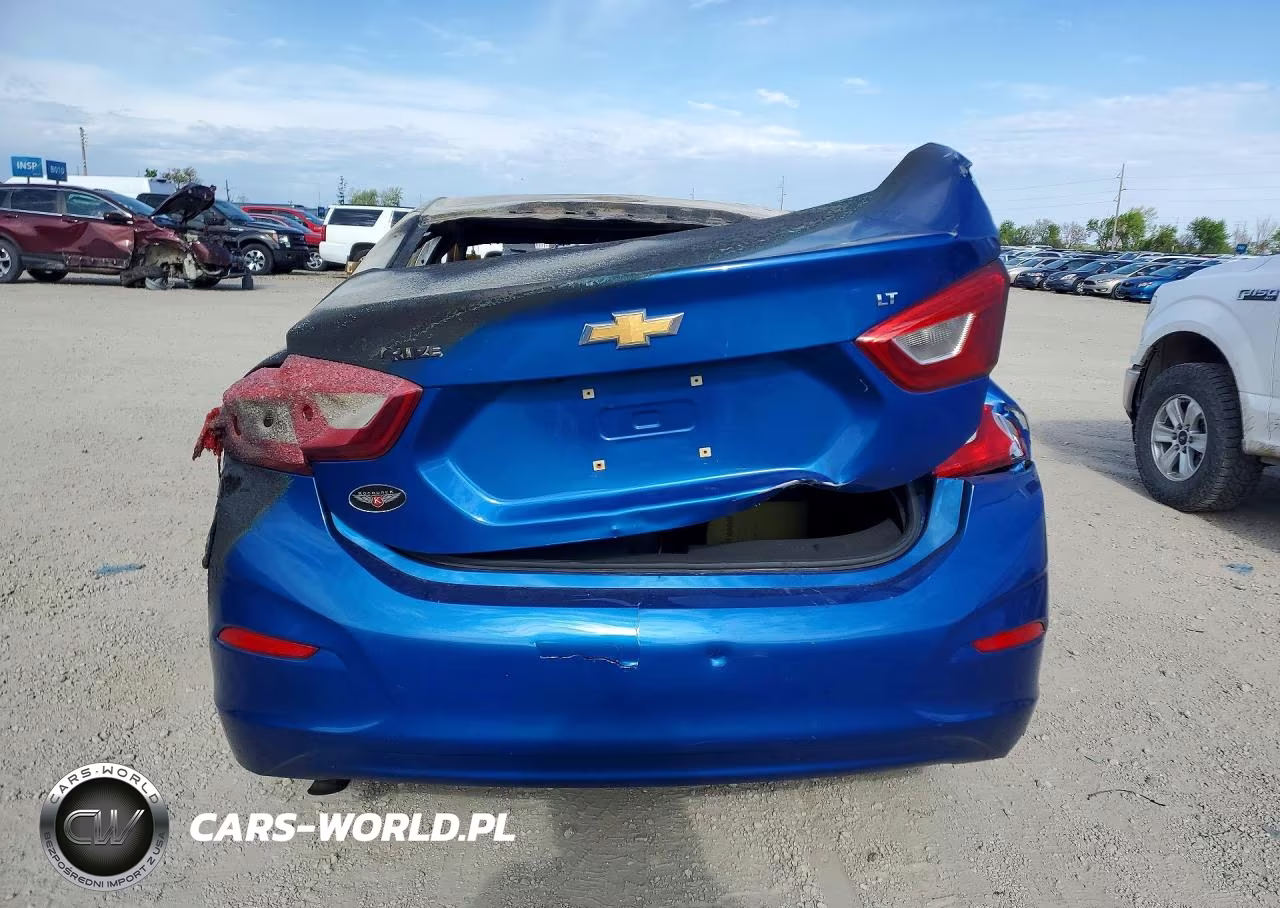 2018 Chevrolet Cruze Lt VIN:1G1BE5SM6J7131670 - 6