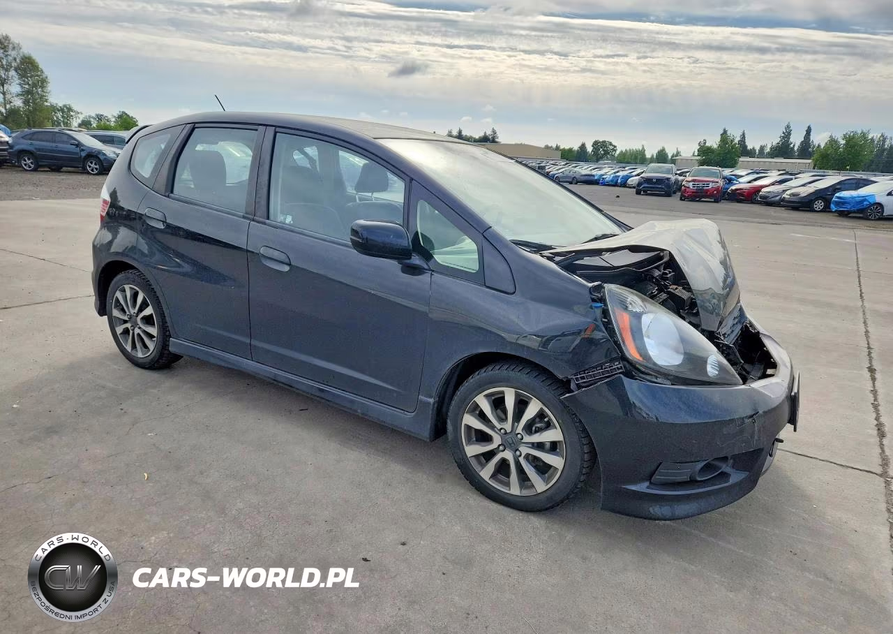 2013 Honda Fit Sport VIN:JHMGE8H59DC026761 - 4