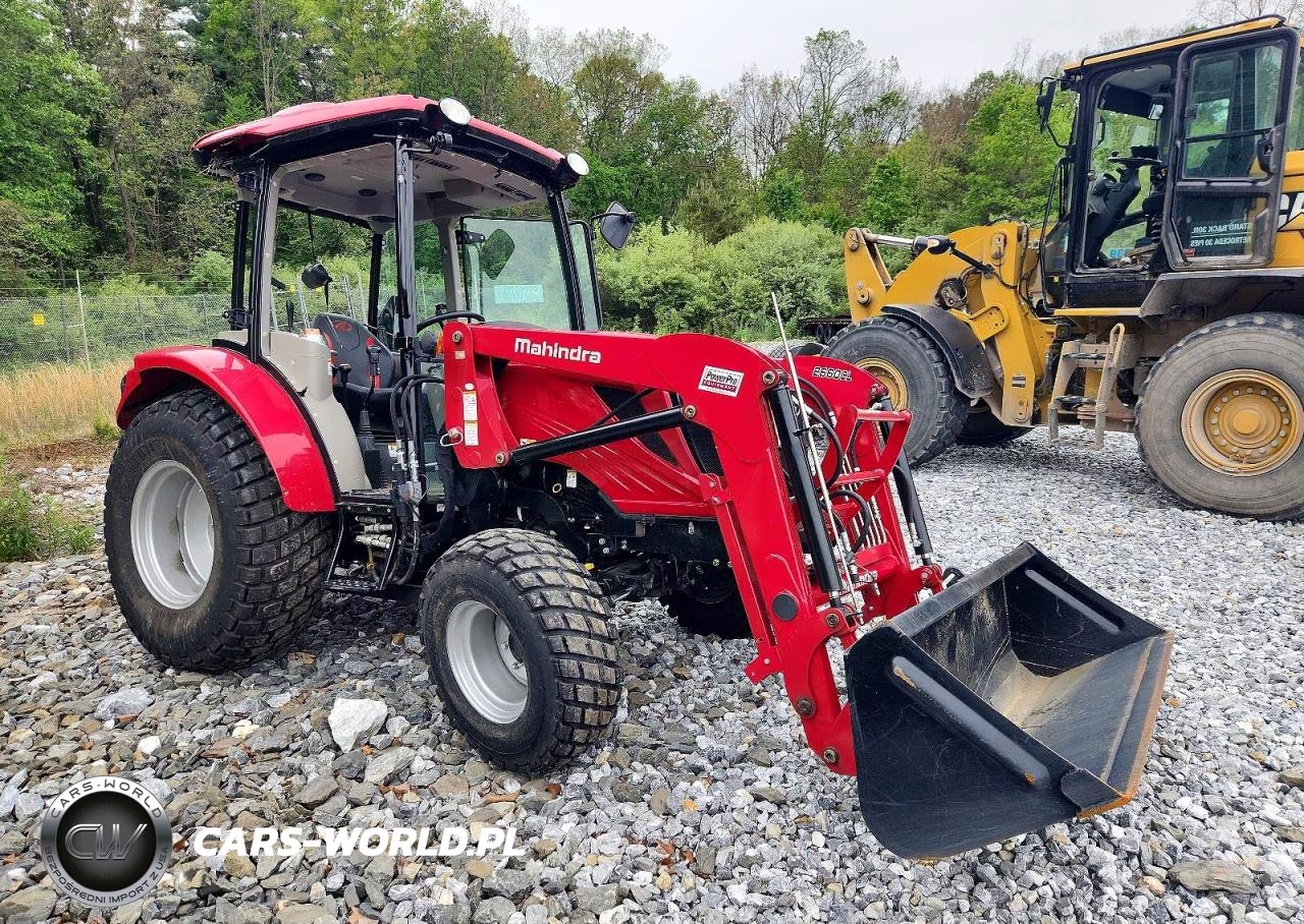 2023 Mahindra 2660 Tractor