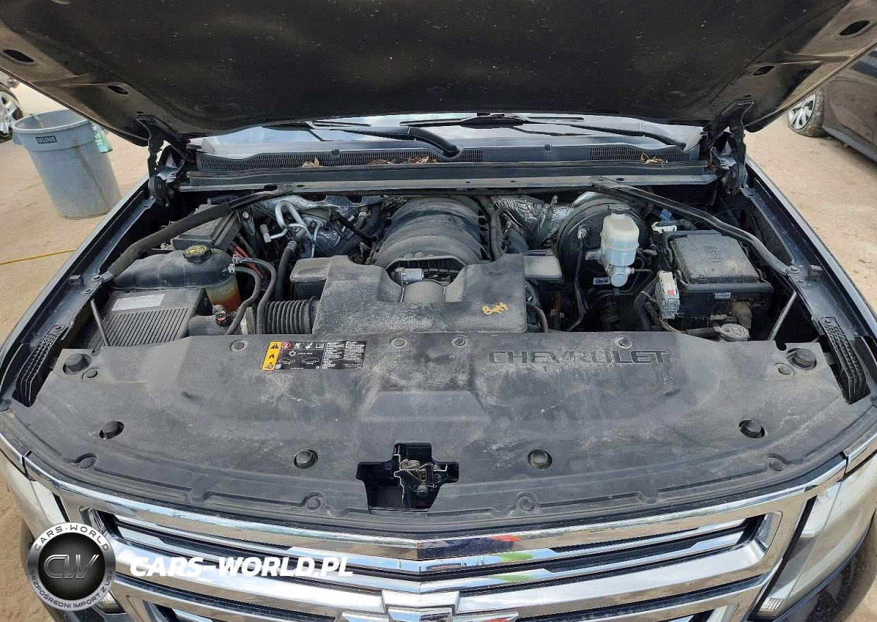2018 Chevrolet Suburban K1500 Premier VIN:1GNSKJKC1JR151613 - 12
