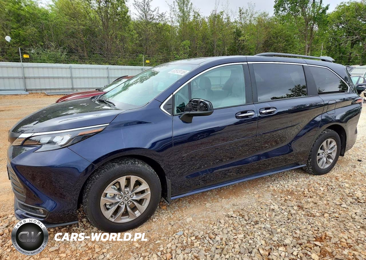 2025 Toyota Sienna Xle 8-Passenger