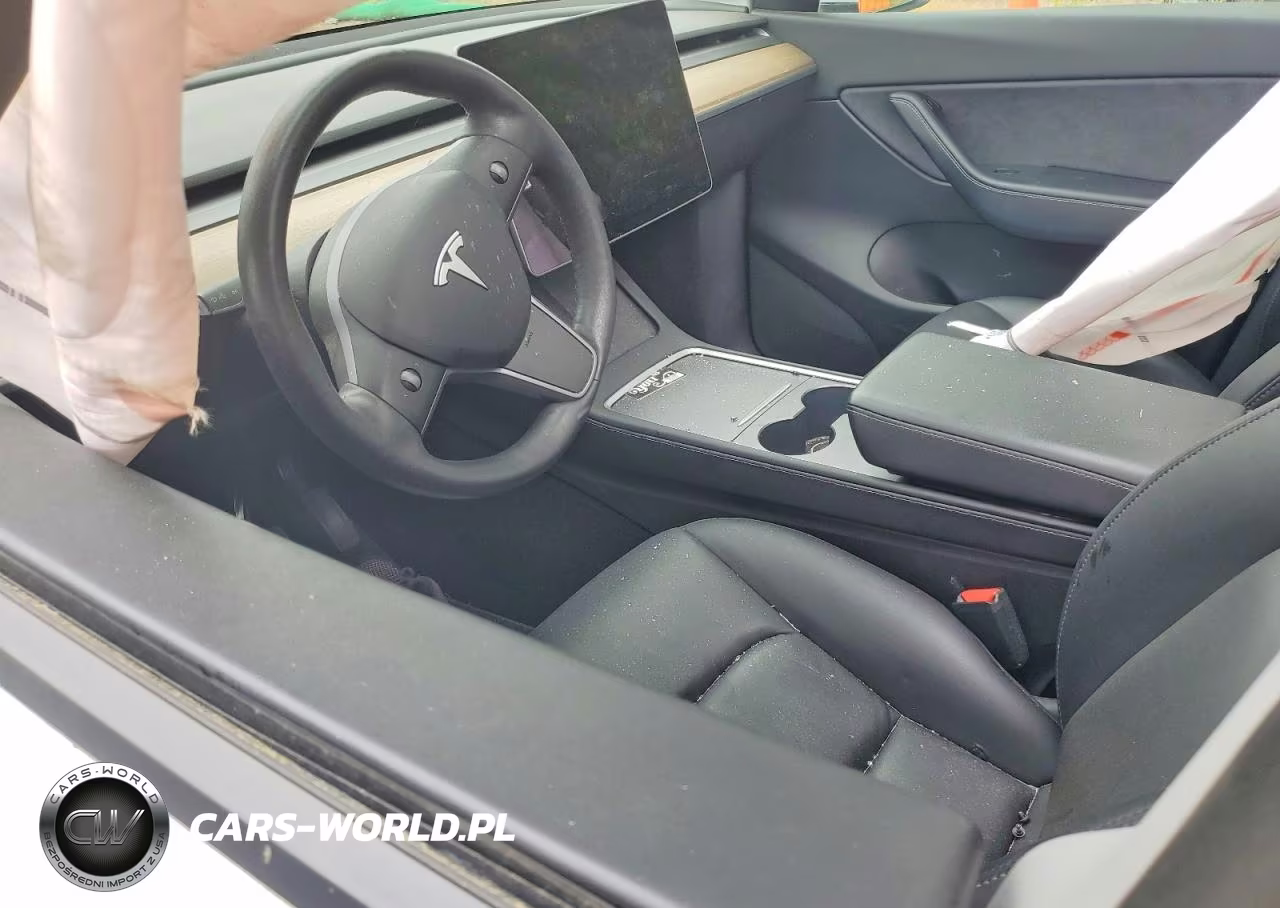 2021 Tesla Model Y VIN:5YJYGDEE2MF181801 - 8