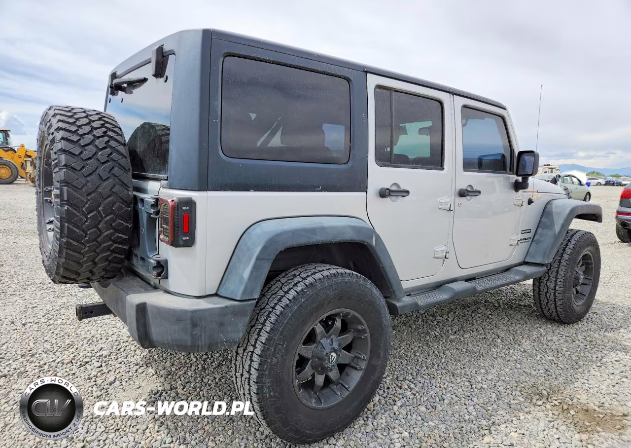 2012 Jeep Wrangler Unlimited Sport VIN:1C4BJWDG6CL215045 - 3
