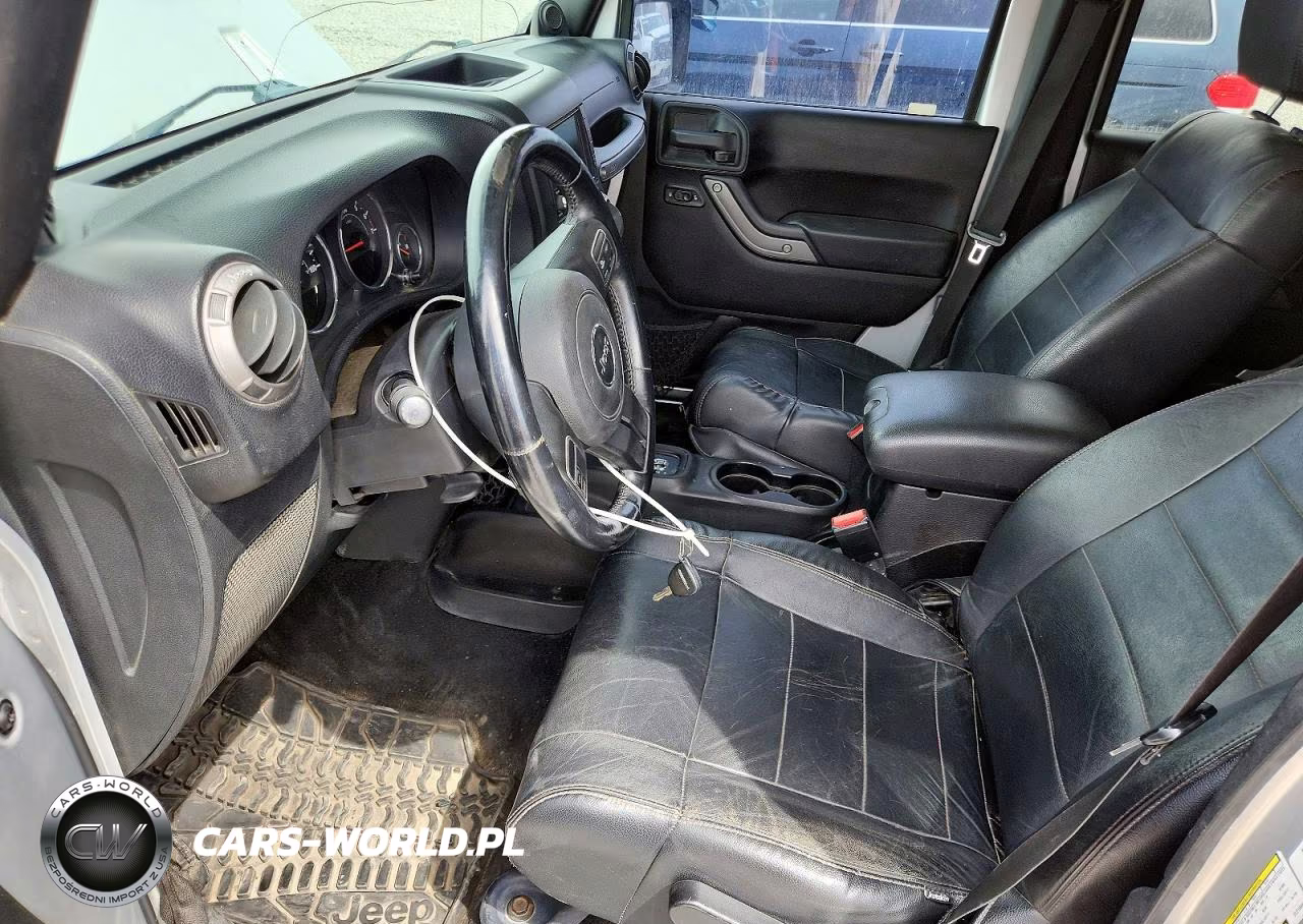 2012 Jeep Wrangler Unlimited Sport VIN:1C4BJWDG6CL215045 - 7