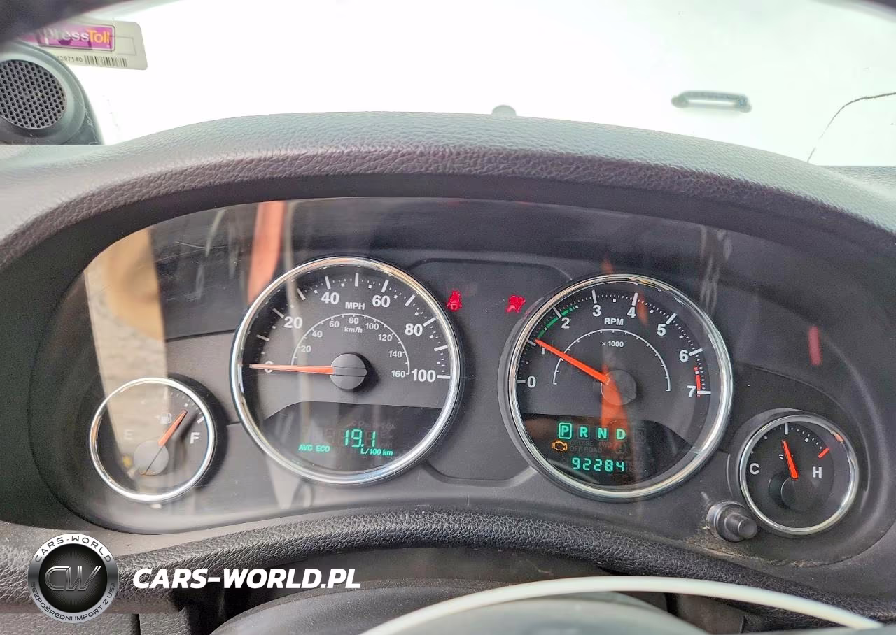 2012 Jeep Wrangler Unlimited Sport VIN:1C4BJWDG6CL215045 - 9