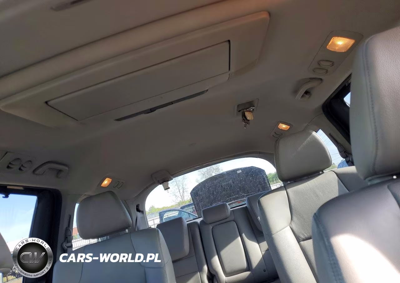 2016 Honda Odyssey Touring VIN:5FNRL5H98GB160296 - 10