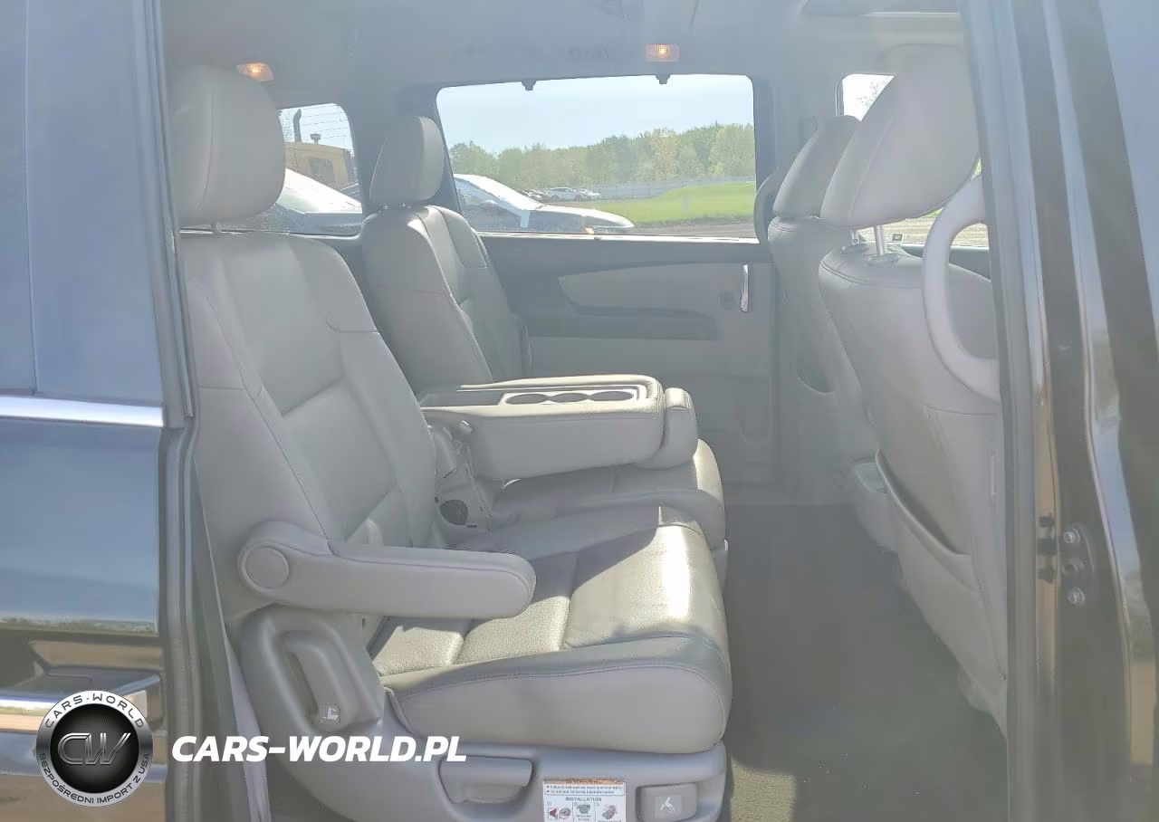 2016 Honda Odyssey Touring VIN:5FNRL5H98GB160296 - 11