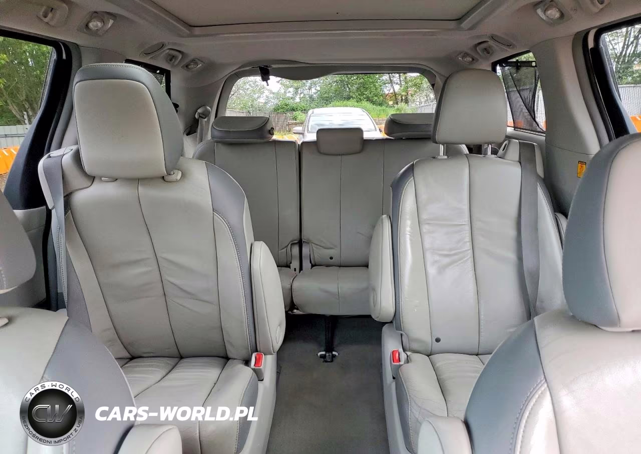 2012 Toyota Sienna Limited 7-Passenger VIN:5TDDK3DC8CS043441 - 10