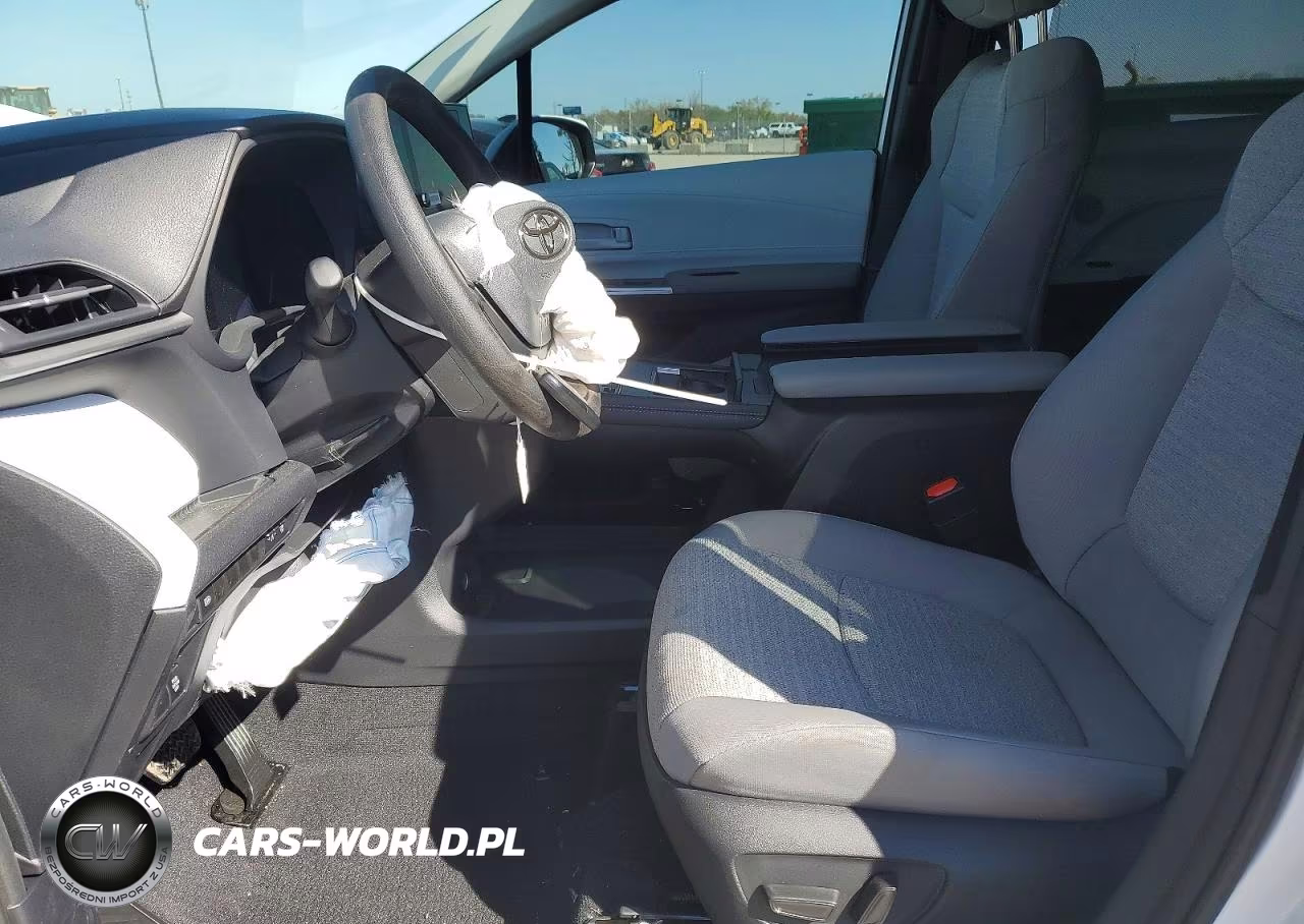 2026 Toyota Sienna Le VIN:5TDKRKEC3TS312862 - 7