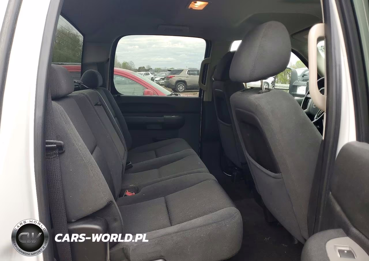 2008 Chevrolet Silverado C2500 Heavy Duty VIN:1GCHC23688F162943 - 10