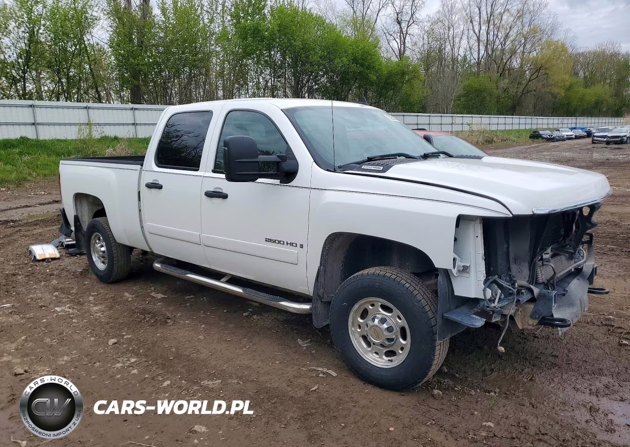 2008 Chevrolet Silverado C2500 Heavy Duty VIN:1GCHC23688F162943 - 4