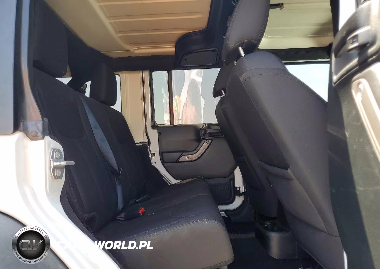 2018 Jeep Wrangler Unlimited Sport VIN:1C4BJWDG3JL831699 - 10